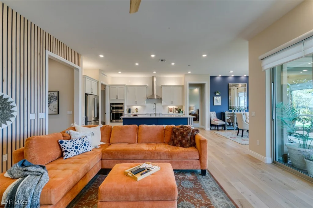 24 Cliffwater, Henderson, NV 89011