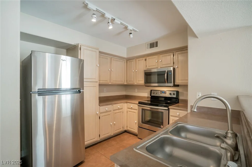 555 Silverado Ranch, Las Vegas, NV 89183