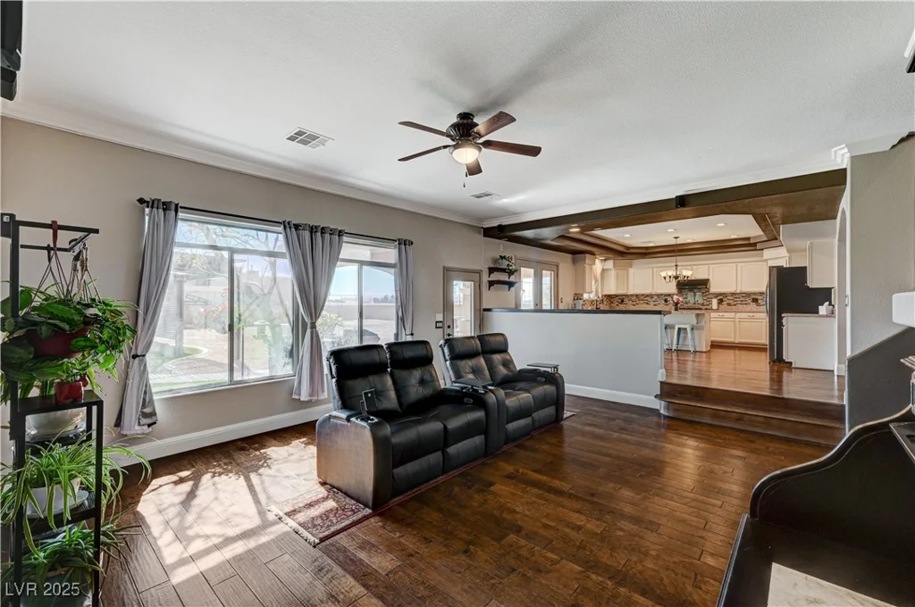 6689 Sparks, Las Vegas, NV 89142