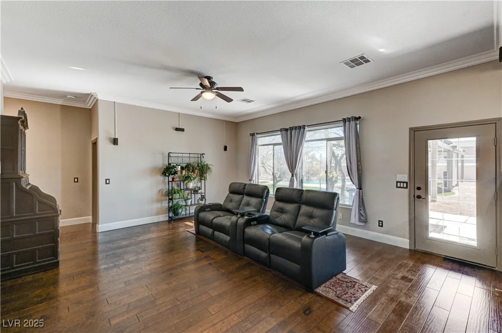 6689 Sparks, Las Vegas, NV 89142