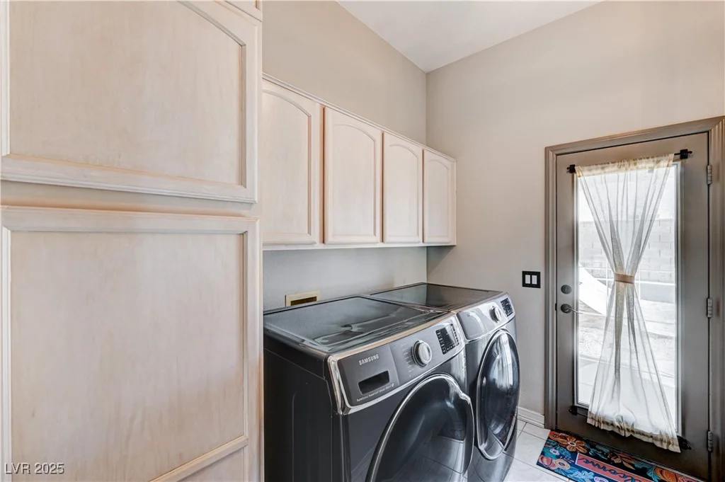6689 Sparks, Las Vegas, NV 89142