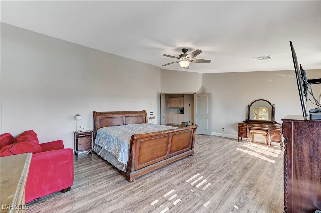 6689 Sparks, Las Vegas, NV 89142