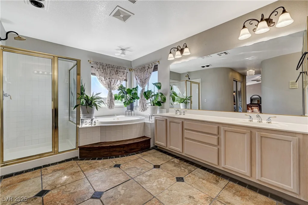 6689 Sparks, Las Vegas, NV 89142