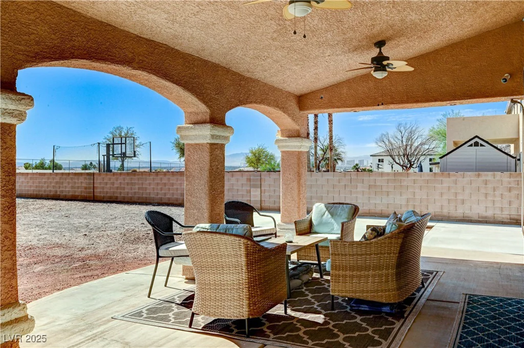 6689 Sparks, Las Vegas, NV 89142