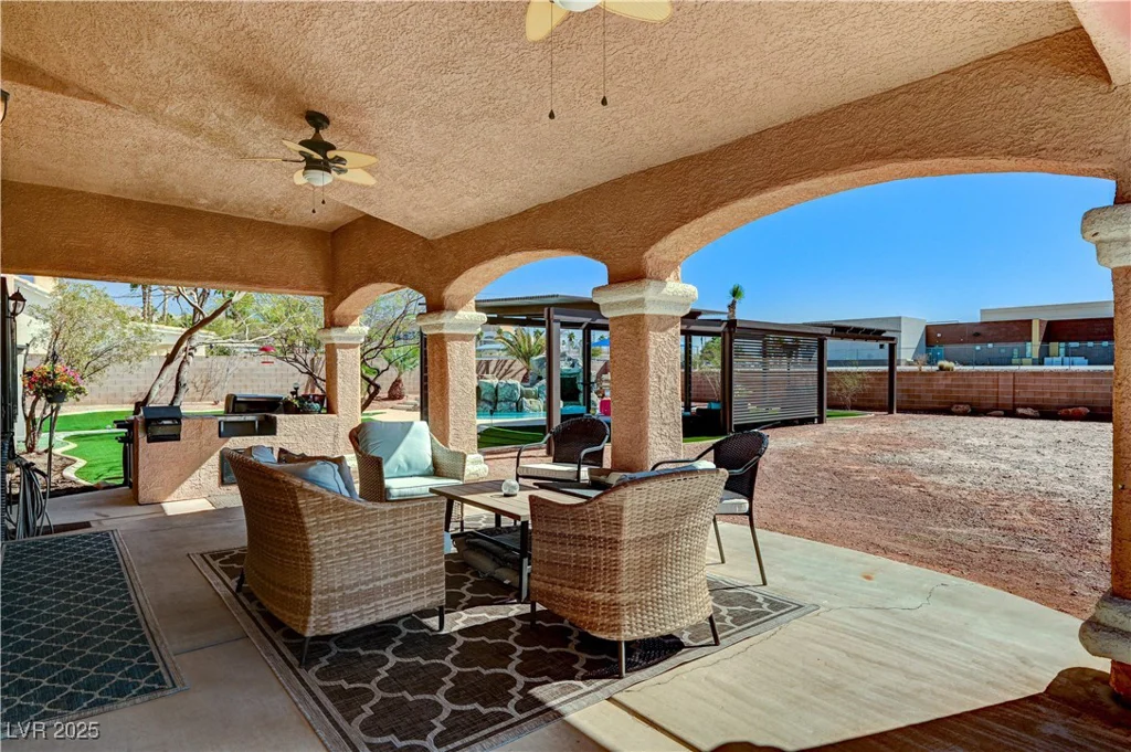 6689 Sparks, Las Vegas, NV 89142