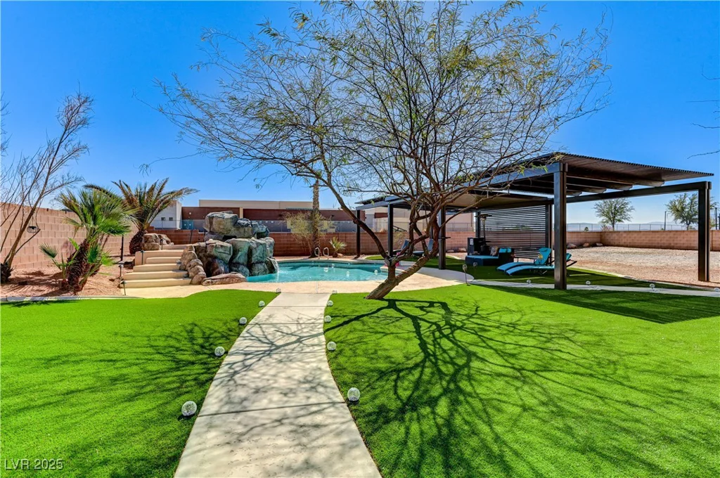 6689 Sparks, Las Vegas, NV 89142