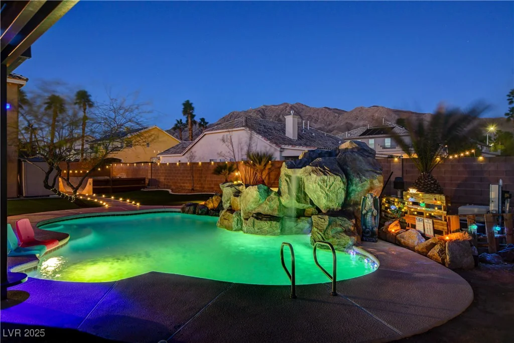 6689 Sparks, Las Vegas, NV 89142