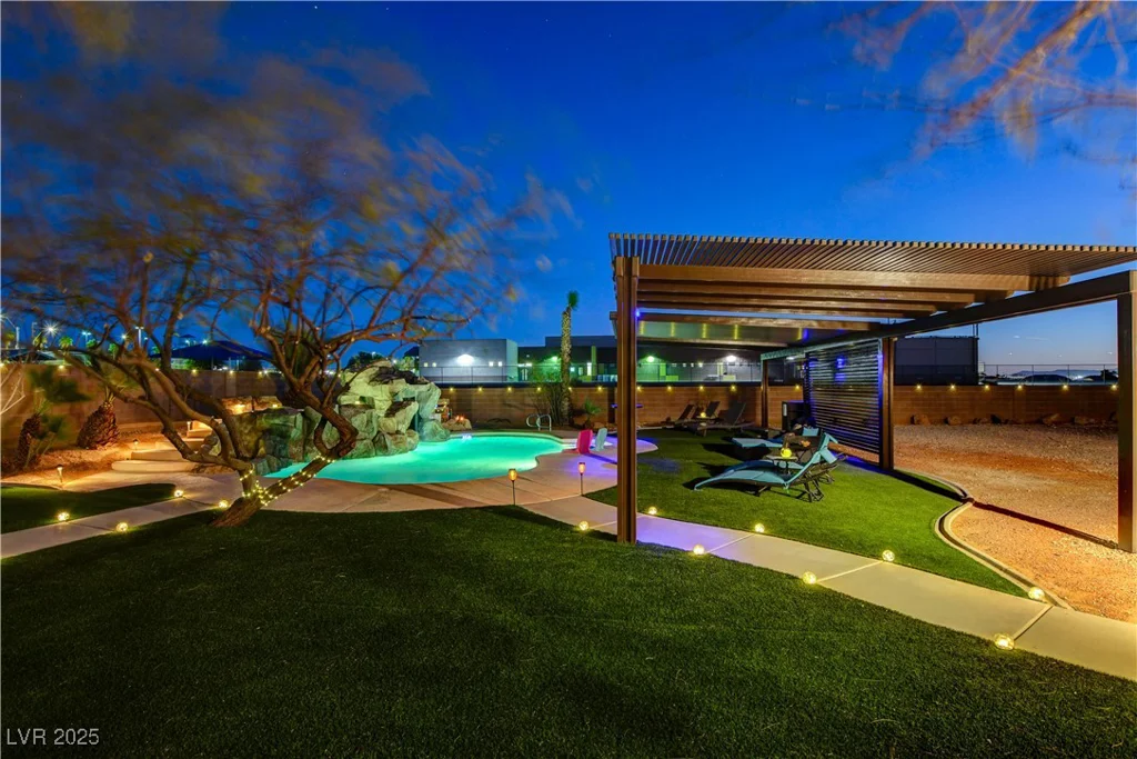 6689 Sparks, Las Vegas, NV 89142
