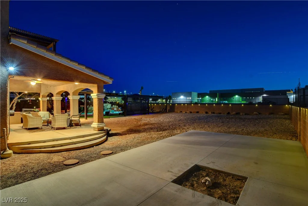 6689 Sparks, Las Vegas, NV 89142