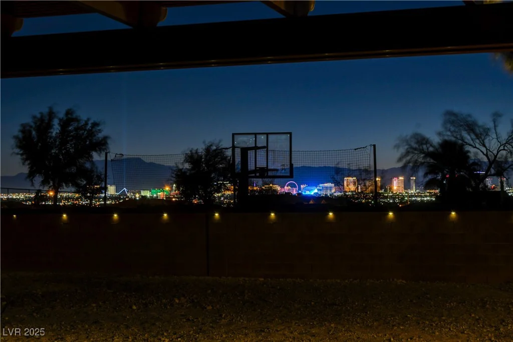 6689 Sparks, Las Vegas, NV 89142