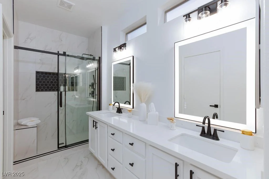 2125 Desert Woods, Henderson, NV 89012