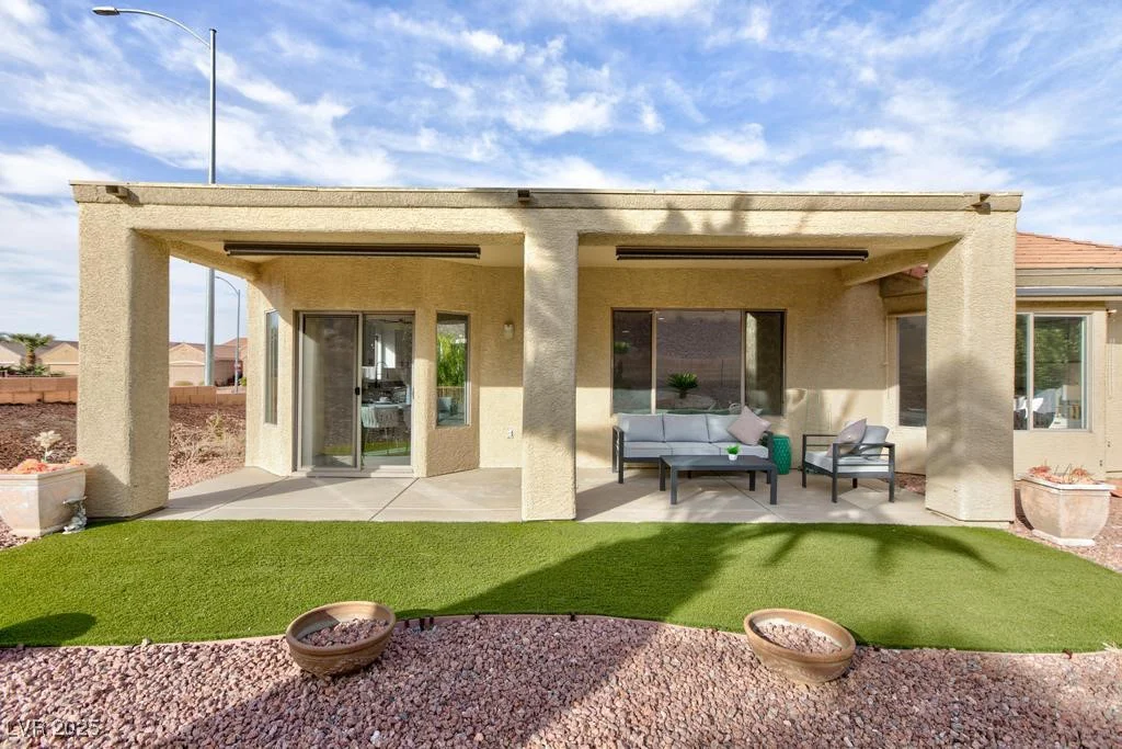 2125 Desert Woods, Henderson, NV 89012