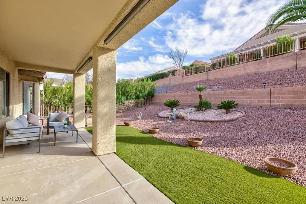 2125 Desert Woods, Henderson, NV 89012