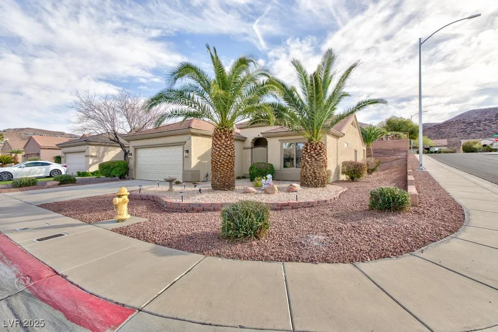2125 Desert Woods, Henderson, NV 89012