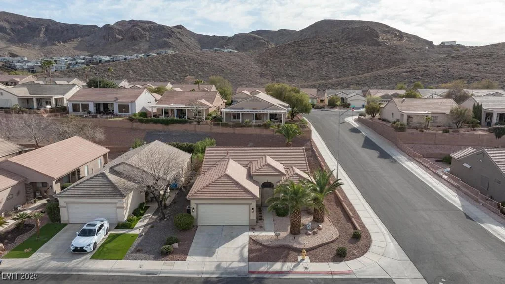 2125 Desert Woods, Henderson, NV 89012