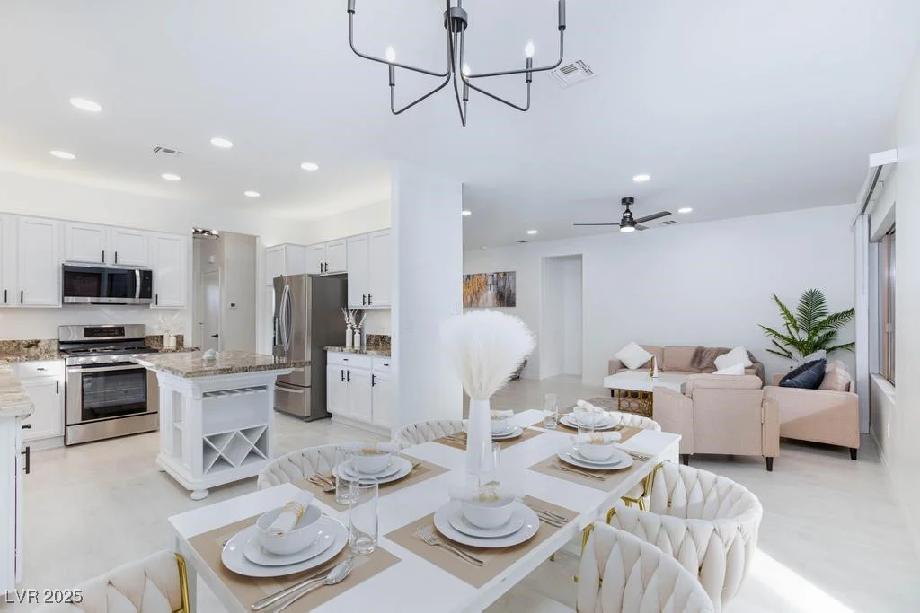 2125 Desert Woods, Henderson, NV 89012