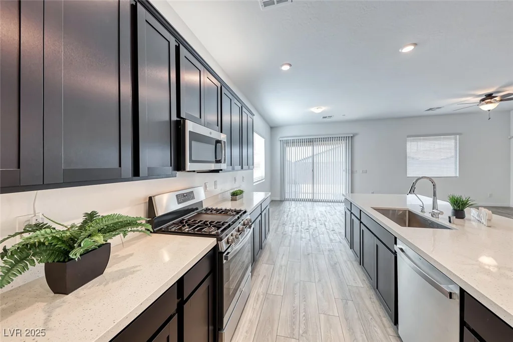 697 Sunray Park, Henderson, NV 89011
