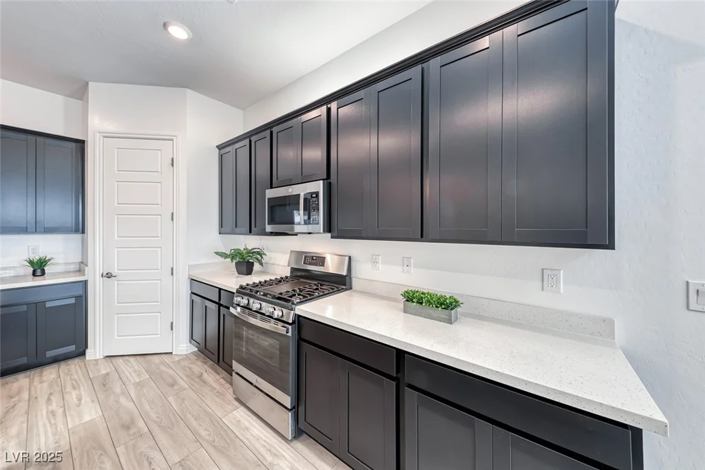 697 Sunray Park, Henderson, NV 89011