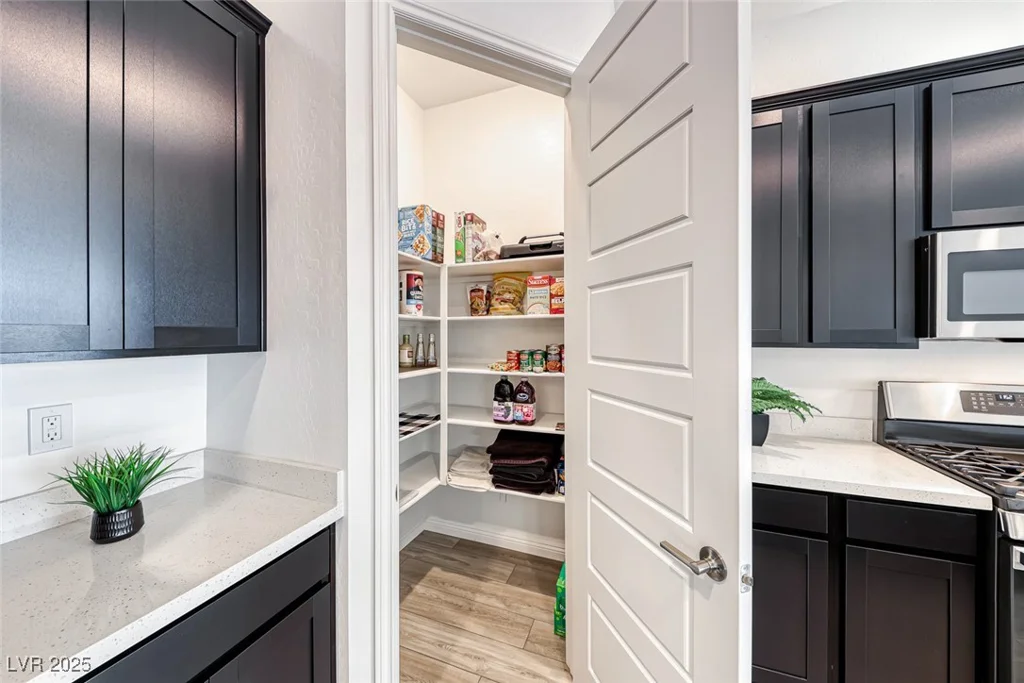 697 Sunray Park, Henderson, NV 89011