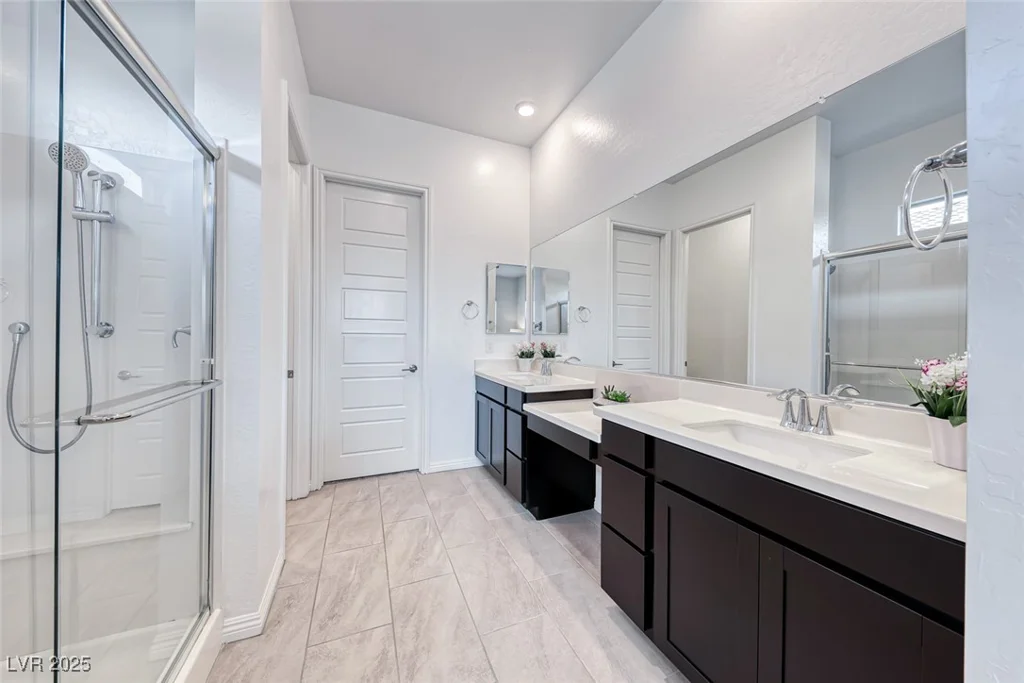 697 Sunray Park, Henderson, NV 89011