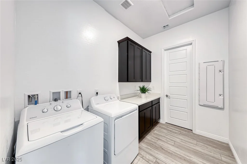 697 Sunray Park, Henderson, NV 89011