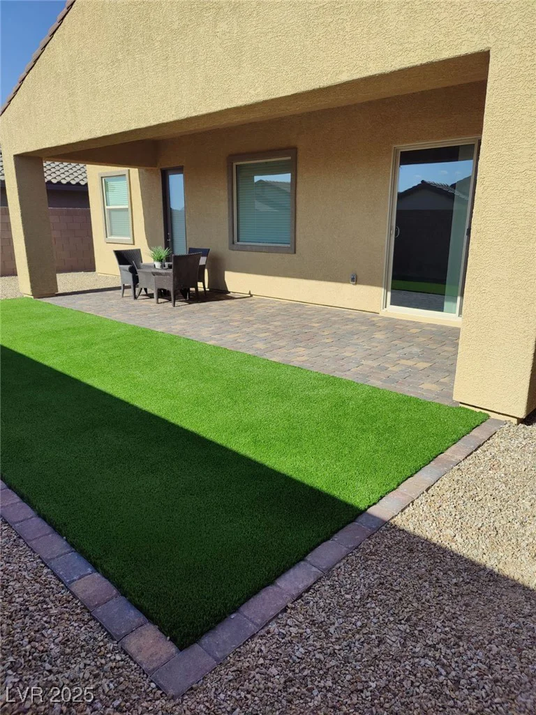 697 Sunray Park, Henderson, NV 89011