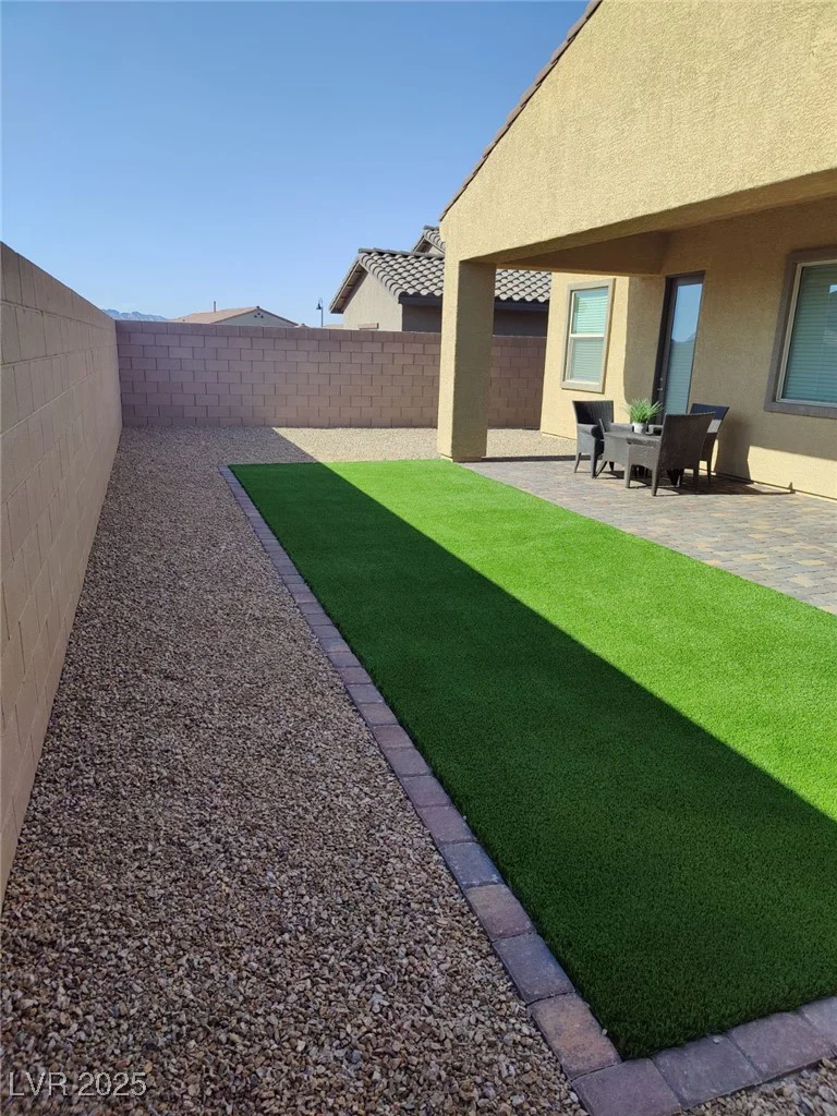 697 Sunray Park, Henderson, NV 89011