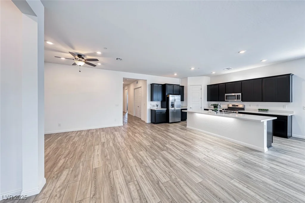697 Sunray Park, Henderson, NV 89011