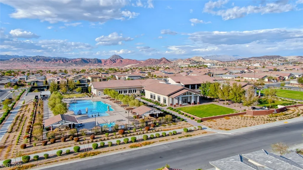 697 Sunray Park, Henderson, NV 89011
