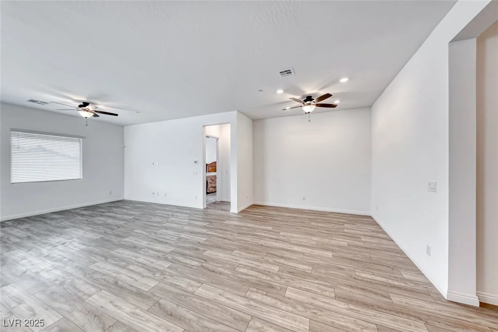 697 Sunray Park, Henderson, NV 89011