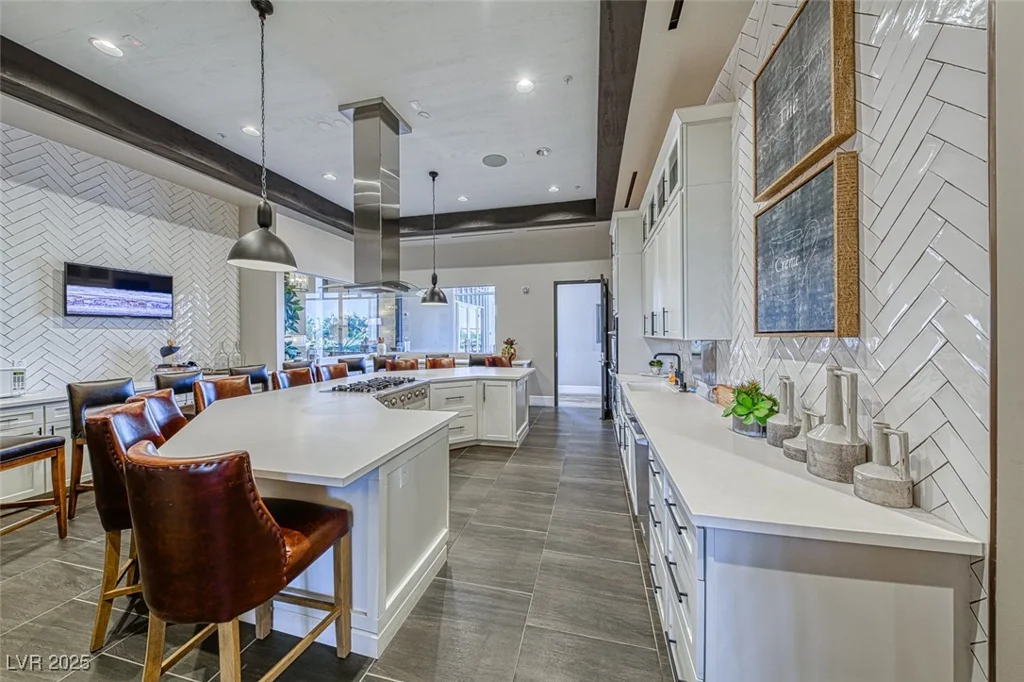 697 Sunray Park, Henderson, NV 89011