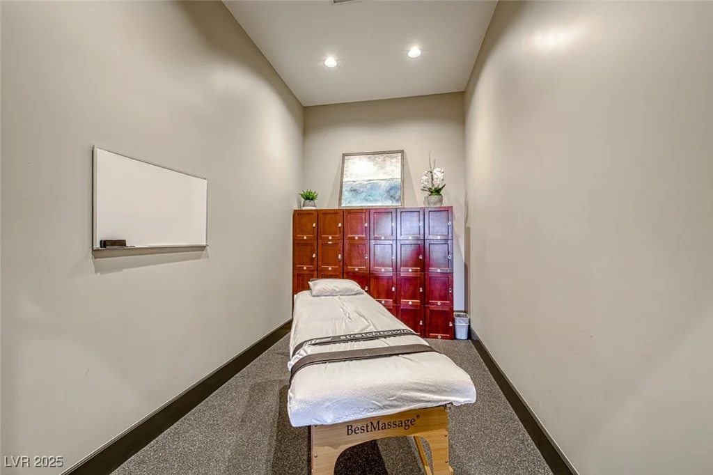 697 Sunray Park, Henderson, NV 89011