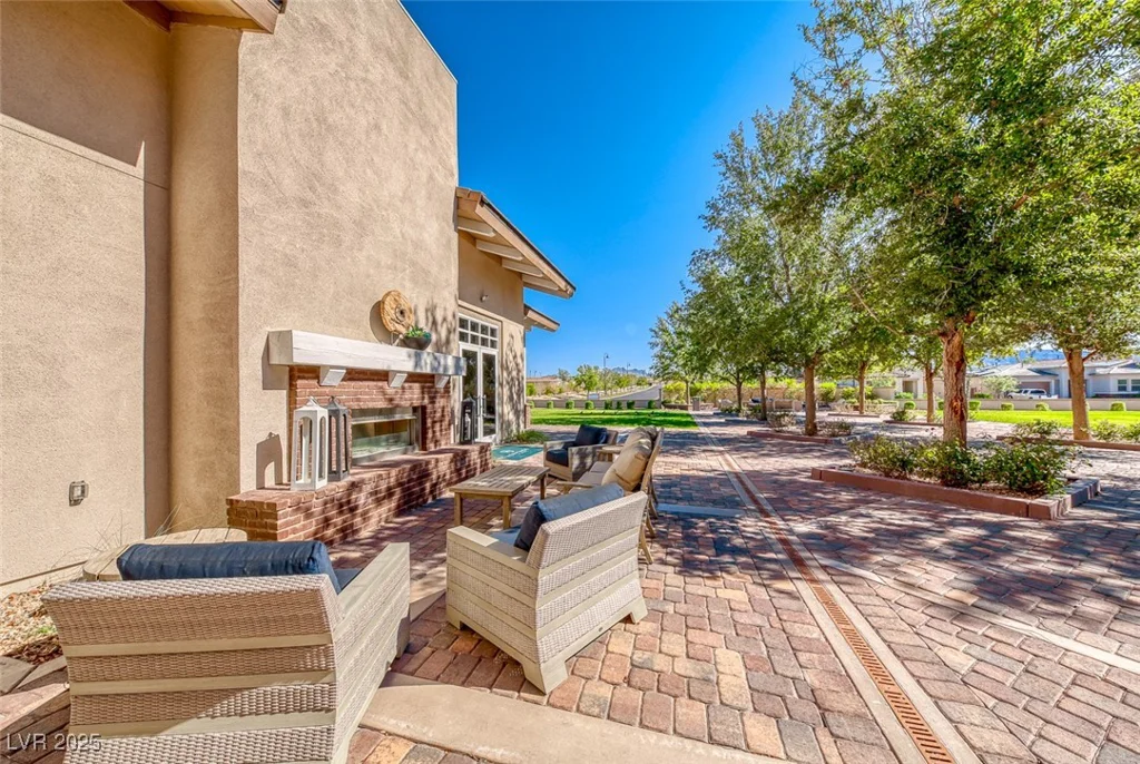 697 Sunray Park, Henderson, NV 89011