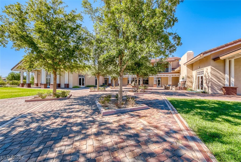 697 Sunray Park, Henderson, NV 89011