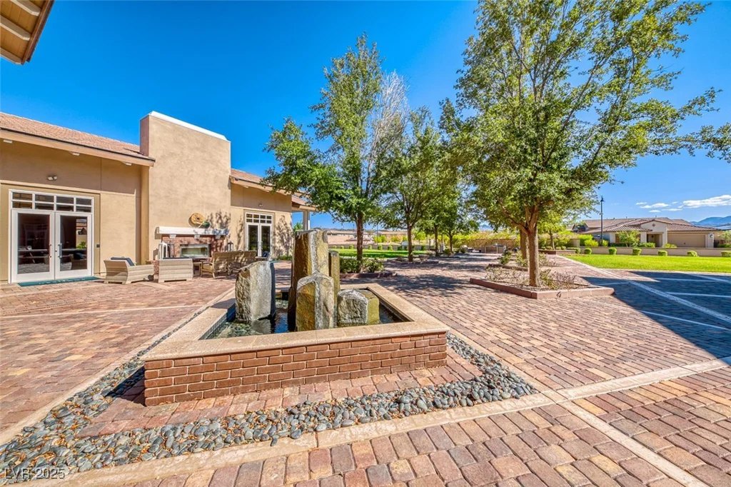 697 Sunray Park, Henderson, NV 89011