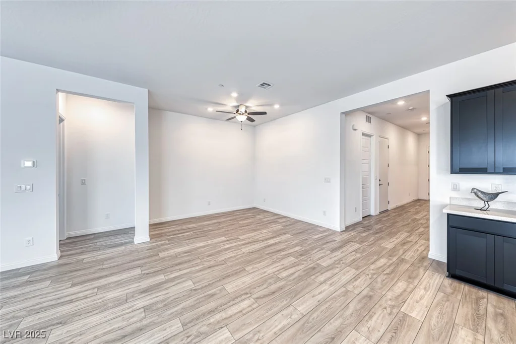 697 Sunray Park, Henderson, NV 89011