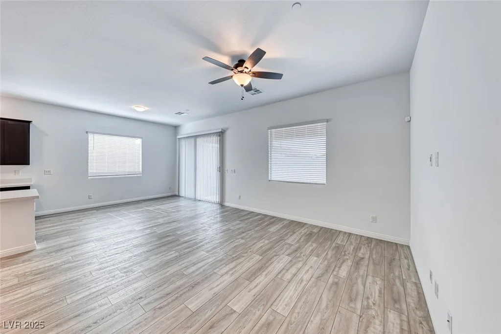 697 Sunray Park, Henderson, NV 89011