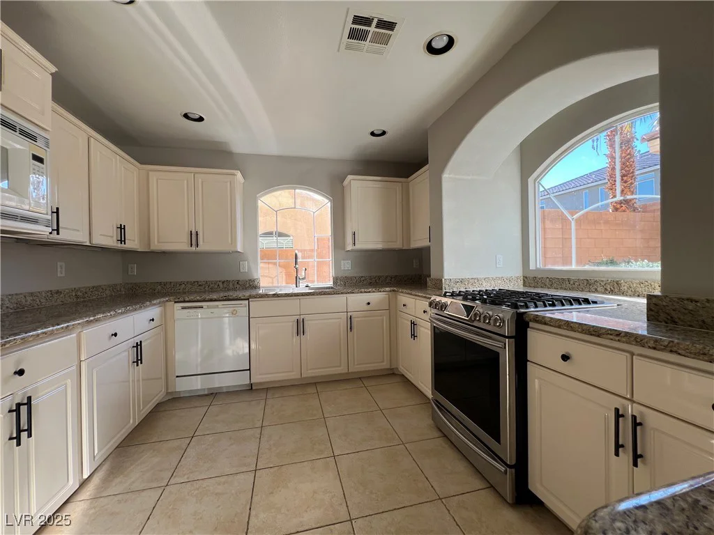 11009 Royal Highlands, Las Vegas, NV 89141