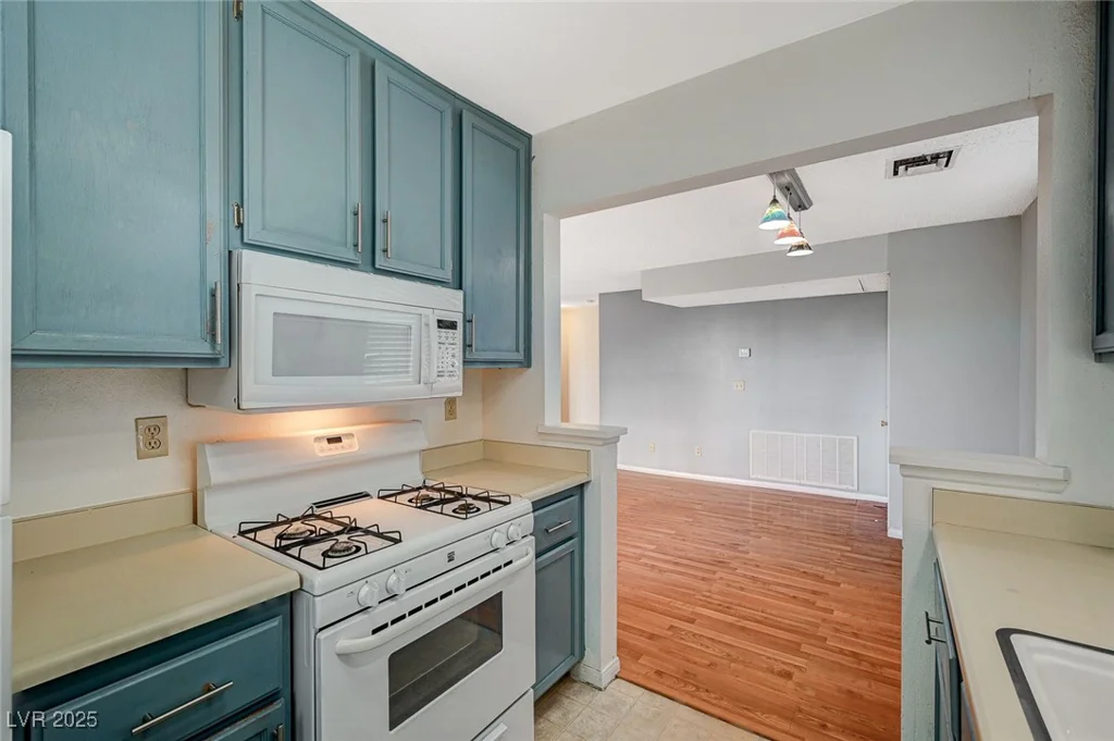 4718 Nara Vista, Las Vegas, NV 89103