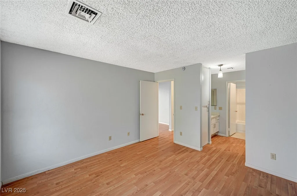 4718 Nara Vista, Las Vegas, NV 89103