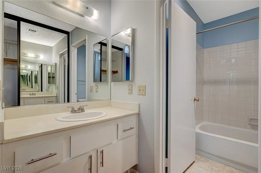 4718 Nara Vista, Las Vegas, NV 89103