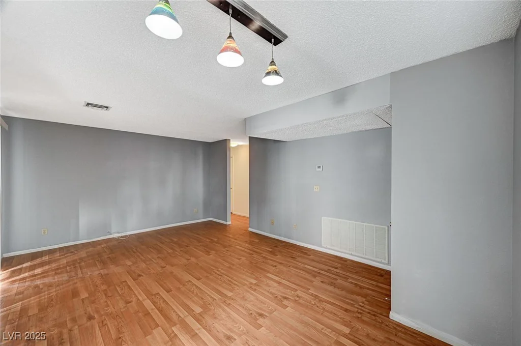 4718 Nara Vista, Las Vegas, NV 89103