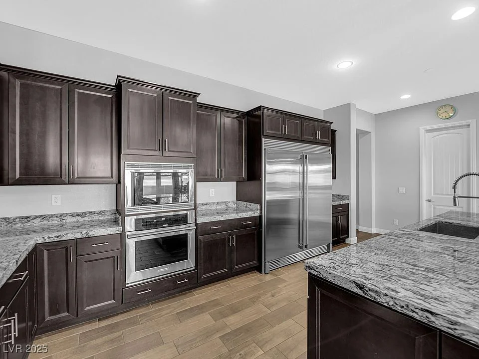 380 Baratheon, Las Vegas, NV 89183