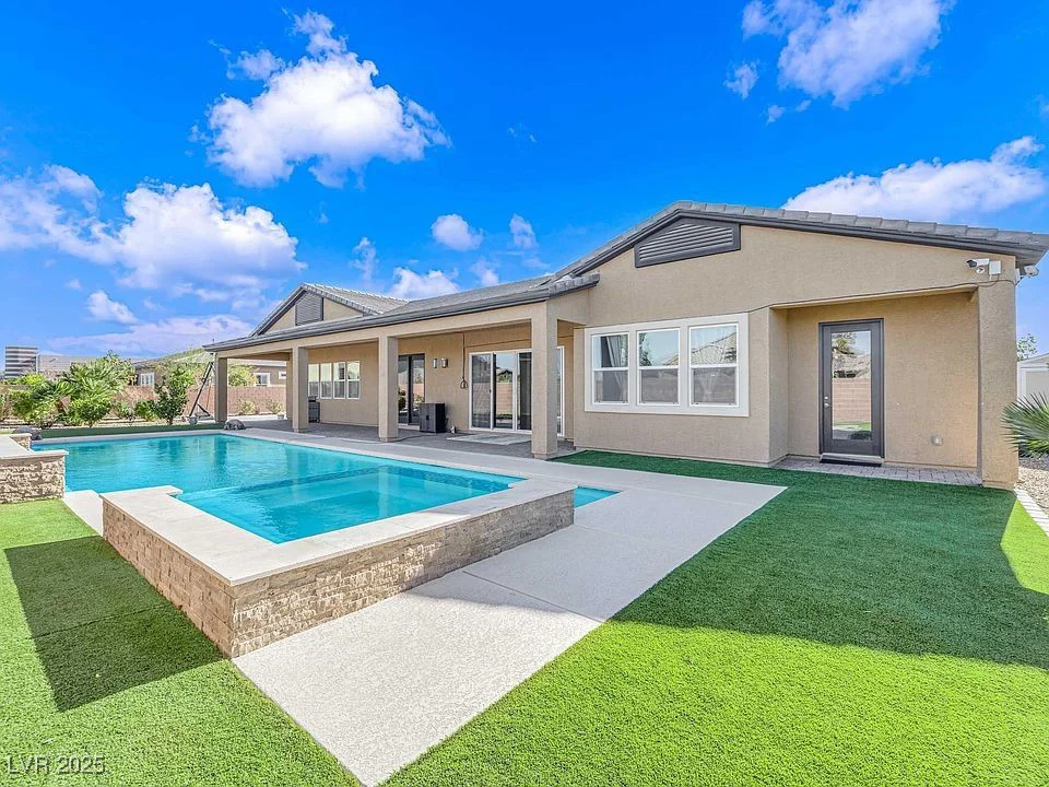 380 Baratheon, Las Vegas, NV 89183