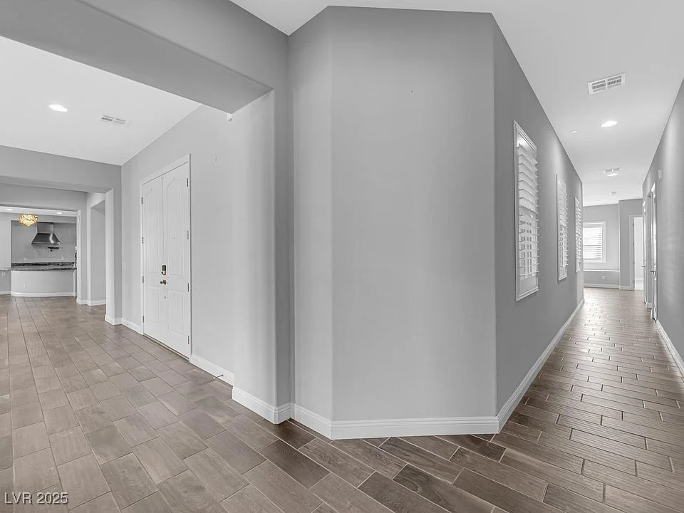380 Baratheon, Las Vegas, NV 89183