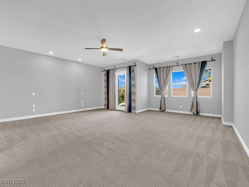 380 Baratheon, Las Vegas, NV 89183