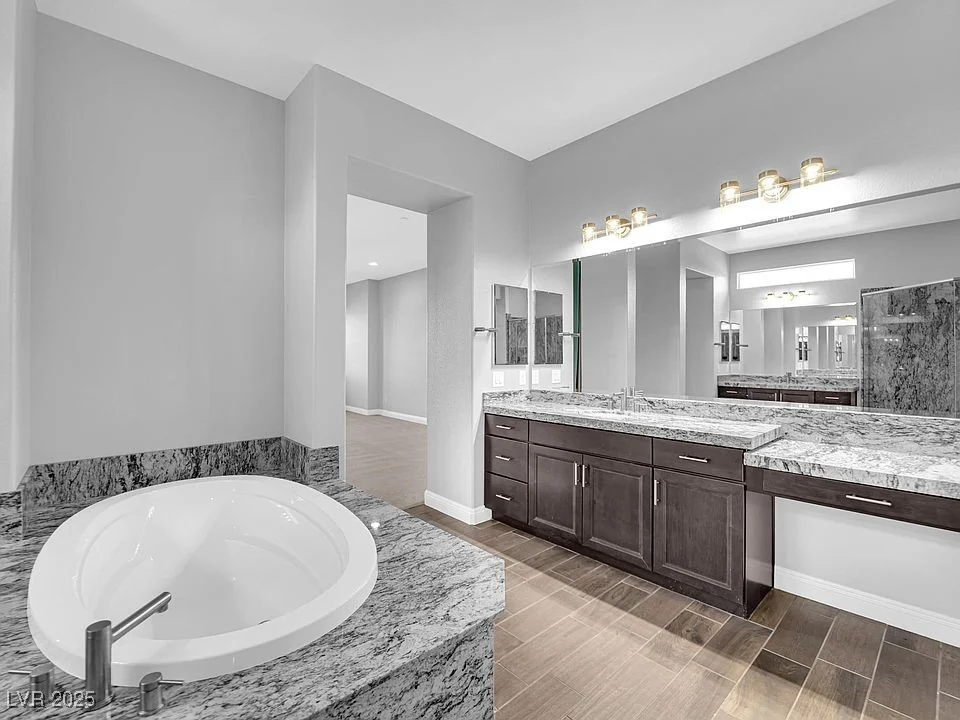380 Baratheon, Las Vegas, NV 89183