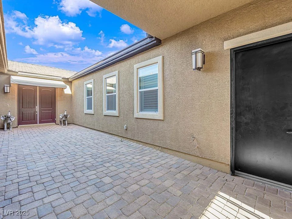 380 Baratheon, Las Vegas, NV 89183