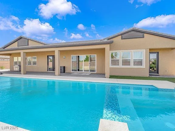 380 Baratheon, Las Vegas, NV 89183