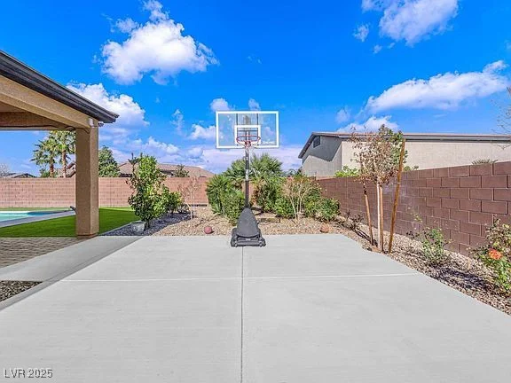 380 Baratheon, Las Vegas, NV 89183